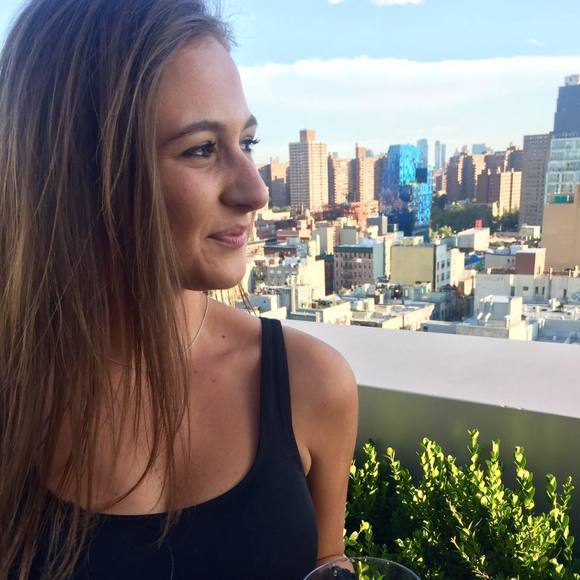 Profile Picture of Belle Brody (@isabellalbrody) on Poshmark