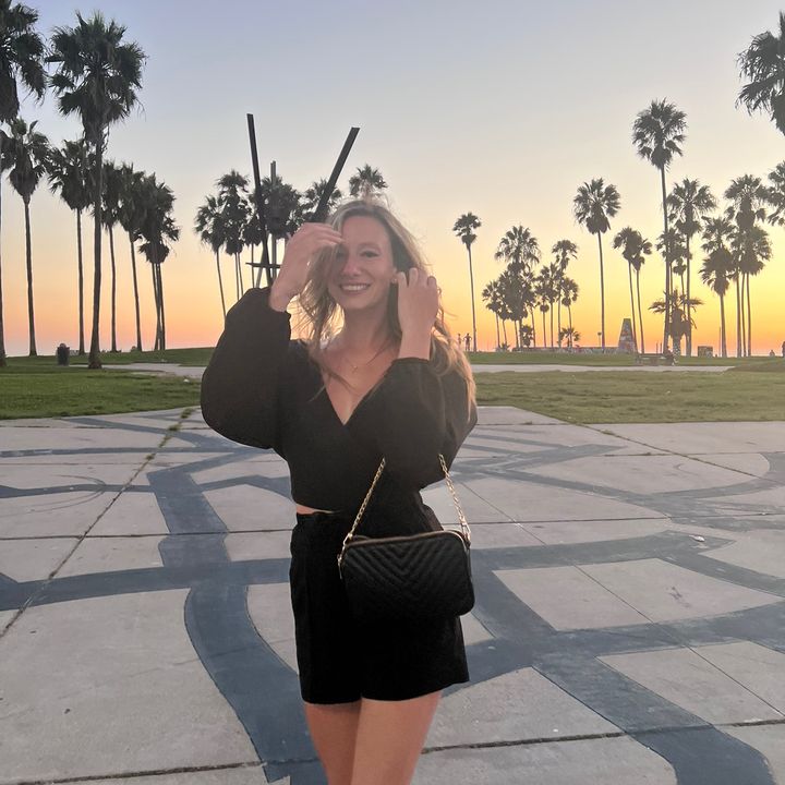Caroline Larocque - Tiktok Profile Picture of Caroline Larocque (@caro_larocque) on Tiktok