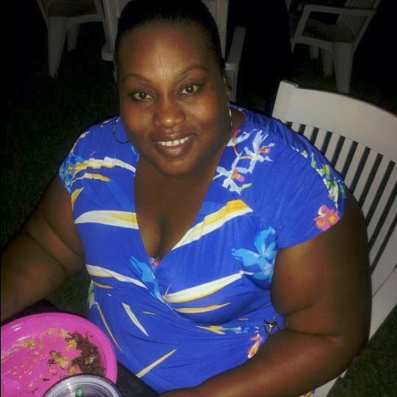 Profile Picture of Stephania Tassy (@stephania) on Poshmark