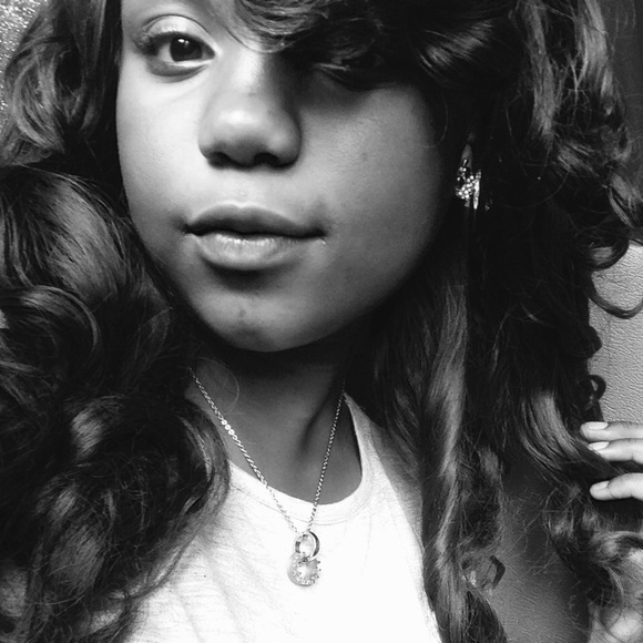 Profile Picture of Kennedy Adams (@kenlovesben16) on Poshmark