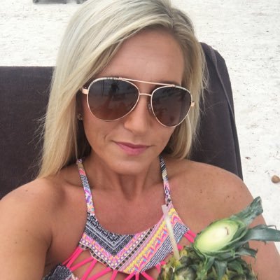 Profile Picture of Lindsay Jones (@LindsayJoJones) on Twitter