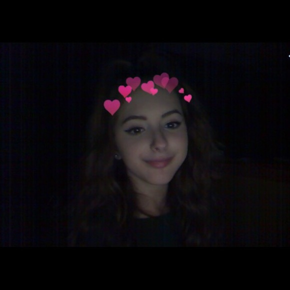 Profile Picture of Hanna Ziesel (@hannaziesel) on Poshmark