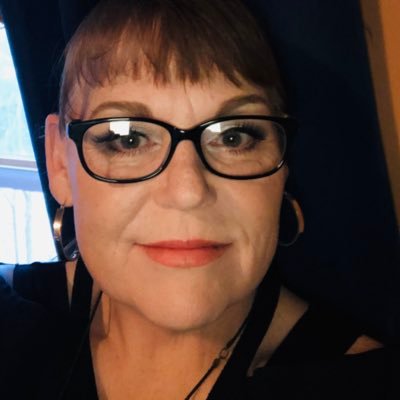 Profile Picture of 🌹I Don't Vote For Lesser Rapists Either. (@Joanespring) on Twitter