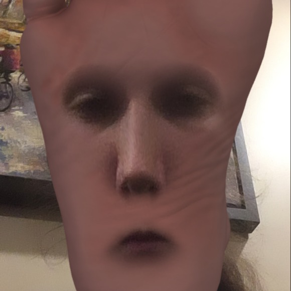 Profile Picture of Elana Rogoff (@lanadoesnotcare) on Poshmark