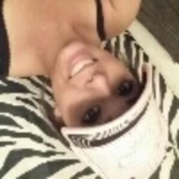 Profile Picture of Christina Pyle (@christinapyle93) on Poshmark