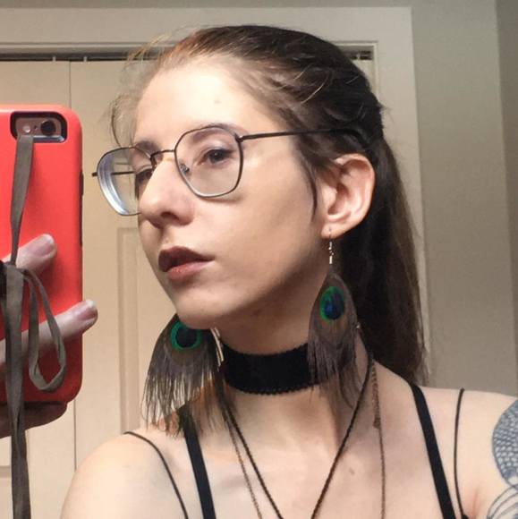 Profile Picture of Natalie Bedell (@natalie_bedell) on Poshmark
