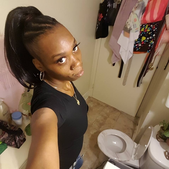 Profile Picture of Jeannetta Johnson (@nuttabuttas) on Poshmark