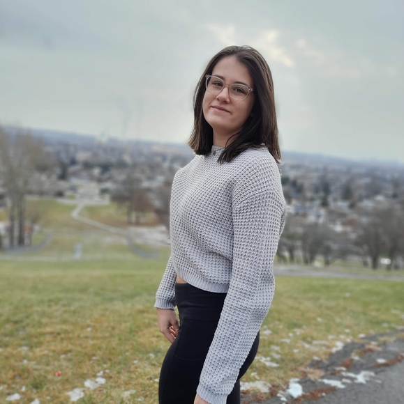 Profile Picture of Oceane Garneau (@oceanegarneau) on Poshmark