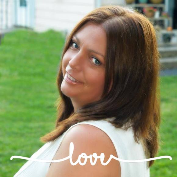 Profile Picture of Debi Colagiovanni (@dcolagiovanni) on Poshmark