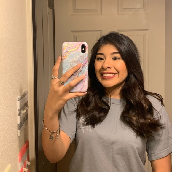 Profile Picture of Samantha Garcia (@sammygxrcia) on Poshmark