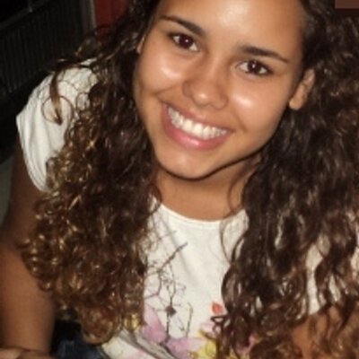 Profile Picture of Julia Godoy (@JhuliaGodoy) on Twitter