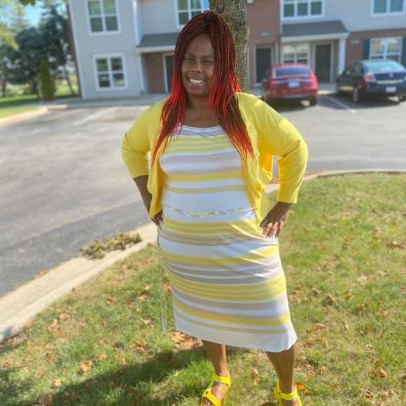 Profile Picture of Sherrandra Faniel (@tanaii25) on Poshmark
