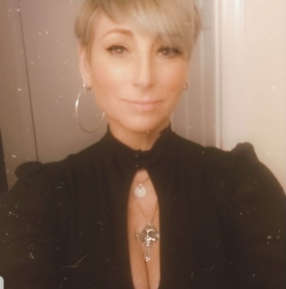 Profile Picture of Danielle Campoli (@purrlygrl) on Poshmark