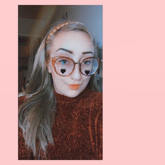 Profile Picture of Katara Daidone (@katara_daidone) on Poshmark