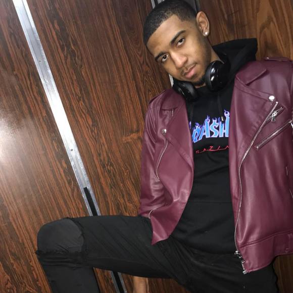 Profile Picture of Jon Perrin (@biggy_jon) on Poshmark