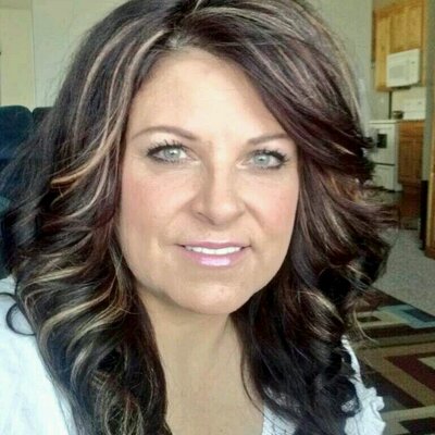 Profile Picture of Lori Radcliffe (@lorisue3377) on Twitter