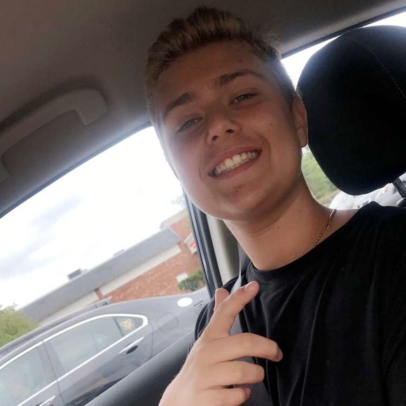 Profile Picture of James Trent (@jtrent17) on Poshmark