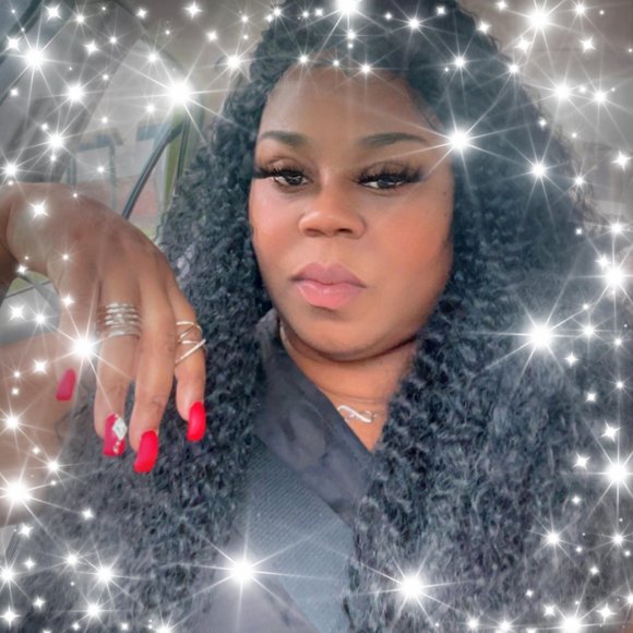 Profile Picture of Kim Branch (@kimbranch822) on Poshmark