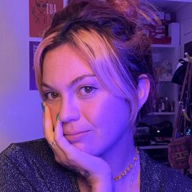 Profile Picture of Joyce Gabriella Barros (@twobegabriella) on Pinterest