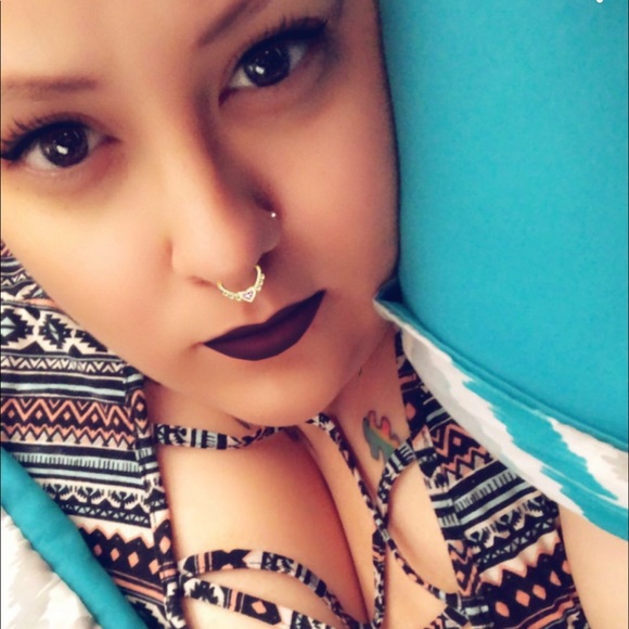 Profile Picture of Rosita Coriano (@rosec90) on Poshmark