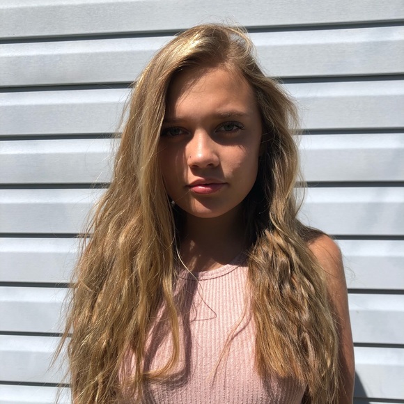 Profile Picture of Alyssa Quattrocchi (@alyssapq) on Poshmark