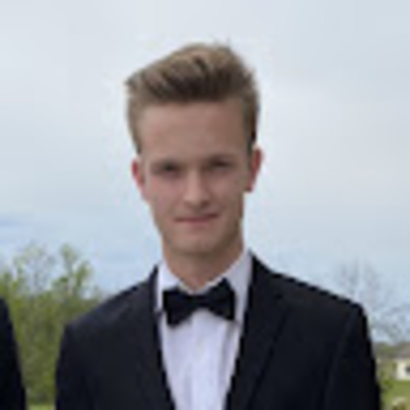 Profile Picture of Ian Denzer (@denzerian) on Poshmark