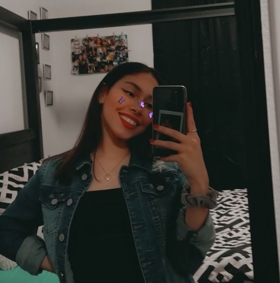 Profile Picture of Isabel Guzman (@isabelguzman287) on Poshmark