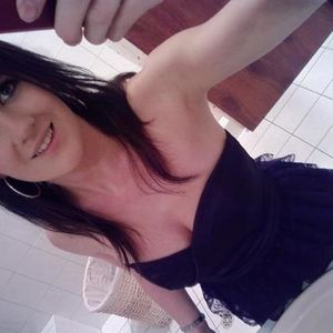 Profile Picture of Lisa Bruce (@brucey72) on Myspace