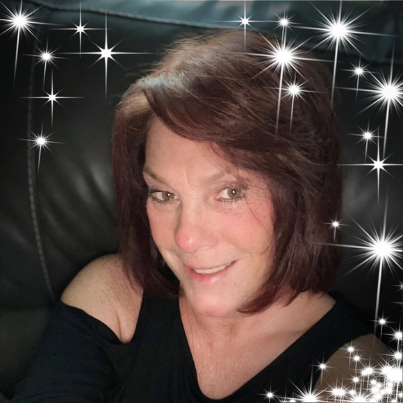 Profile Picture of Terri Creaturo kiser (@tkredhead) on Poshmark