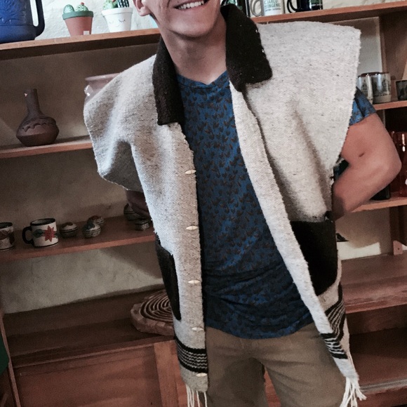 Profile Picture of Andrew Gregory (@andrew_greg) on Poshmark