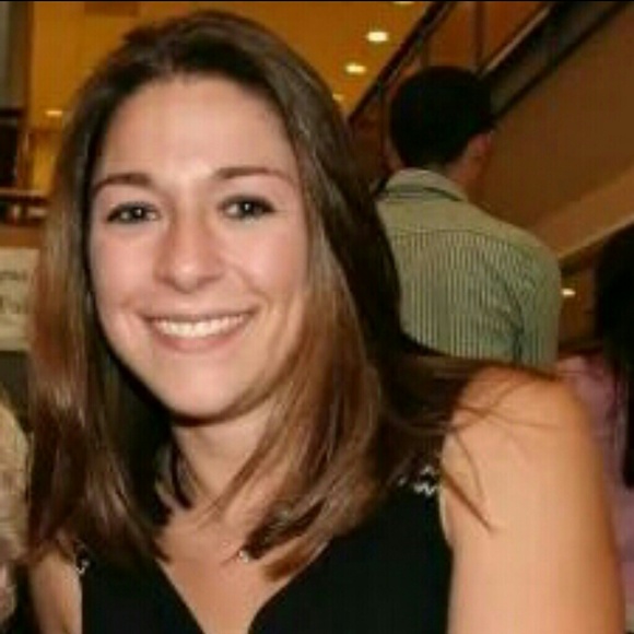 Profile Picture of Jessica Braveman (@jbraveman) on Poshmark