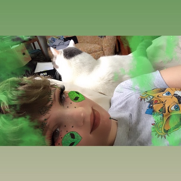 Profile Picture of Anna Kropidlowski (@rudebits) on Poshmark