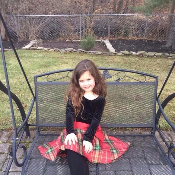 Profile Picture of Alice Born (@aborn222) on Poshmark