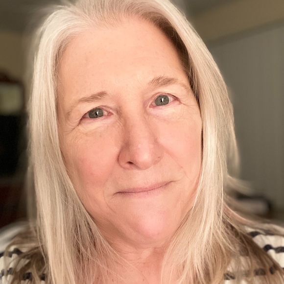 Janet Laurencelle - Poshmark Profile Picture of Janet Laurencelle (@jlau722) on Poshmark