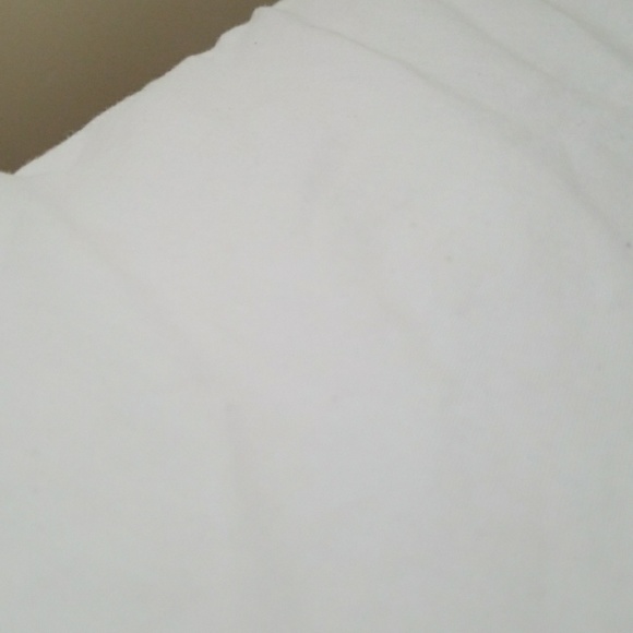 Profile Picture of Sara Tomas (@burrla87) on Poshmark