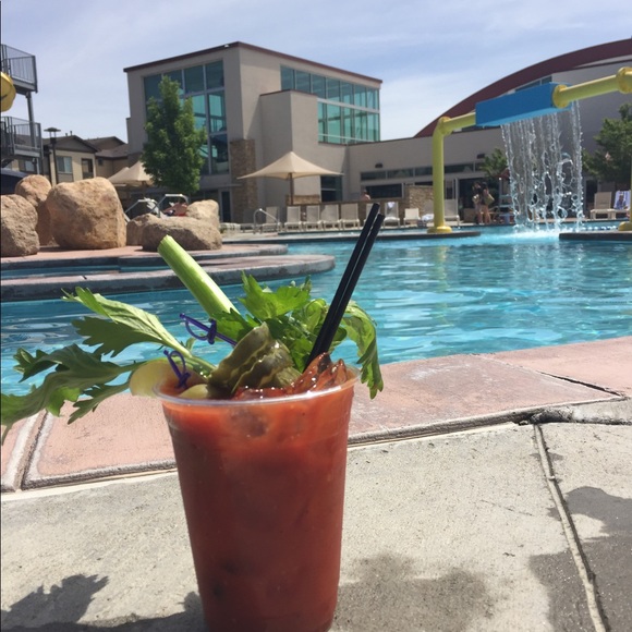 Profile Picture of April Dodder (@aprildodder) on Poshmark