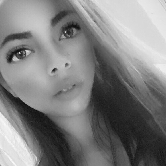 Profile Picture of Anjianelly Polanco (@anjianellyp) on Poshmark