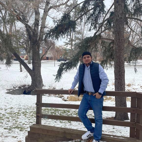 Profile Picture of Guillermo Argueta (@guillermoarguet) on Poshmark