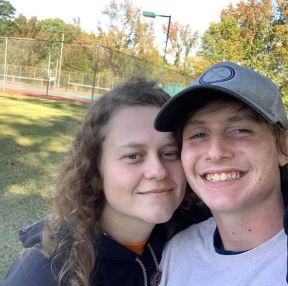 Profile Picture of Shawn Dyer (@shawndyer62) on Poshmark