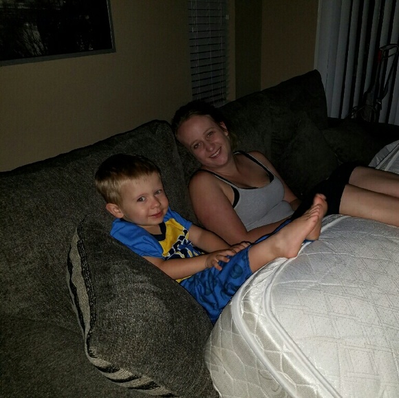 Profile Picture of Kelsea Rockafellow (@kelseanikohl) on Poshmark