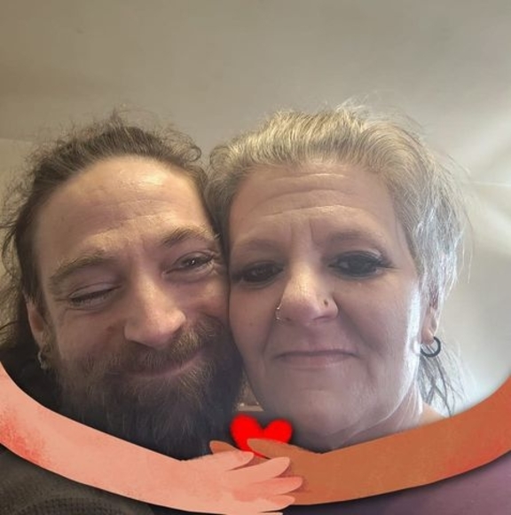 Profile Picture of Vickie Schmick (@vic19741112) on Poshmark