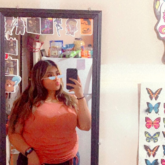 Profile Picture of Mariah Alvarez (@alvarezmariah25) on Poshmark