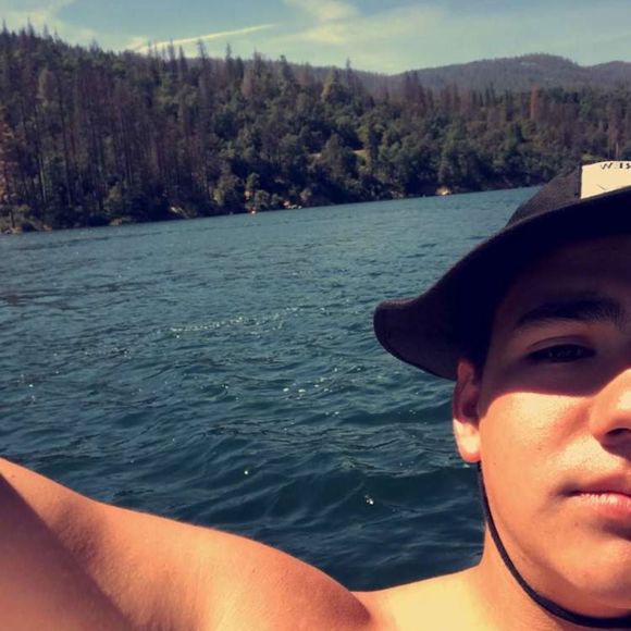 Profile Picture of Matt Alvarez (@matt_alvarez) on Poshmark