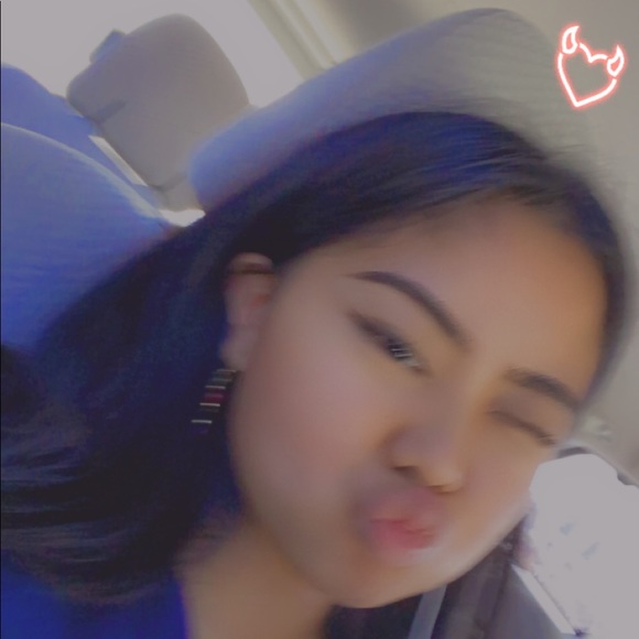 Profile Picture of Marifel Sombito (@marloligaya) on Poshmark