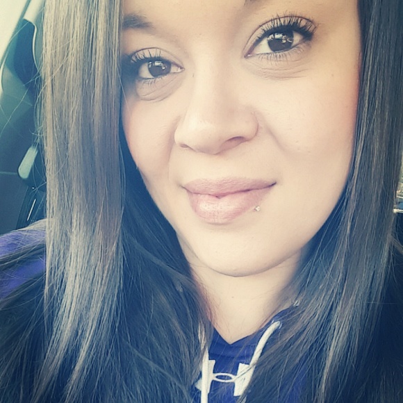 Profile Picture of Nicole Venturino (@venturinon) on Poshmark