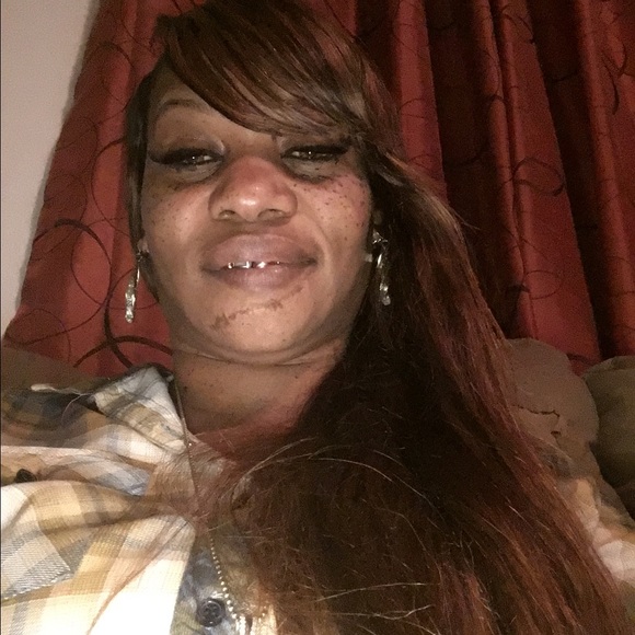 Profile Picture of Demetria Williams (@ddubb1) on Poshmark