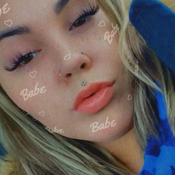 Profile Picture of Salem Verne (@salem_verne0515) on Poshmark