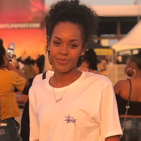 Profile Picture of Bria Mitchell (@brgm) on Poshmark