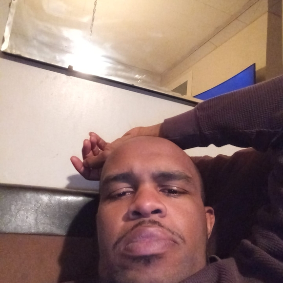 Profile Picture of Ray Bates (@raybates136) on Poshmark