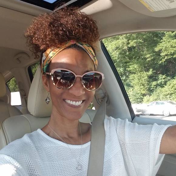 Profile Picture of Davida Boykin (@davidaboykin) on Poshmark